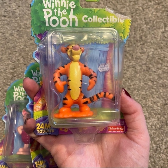 Fisher Price Winnie the Pooh Figure Set NEW Vintage Piglet Eeyore Tigger Toy - Picture 6 of 7